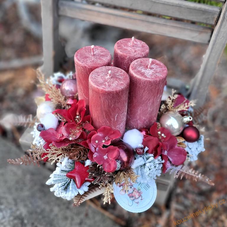 Adventní věnec - vínový