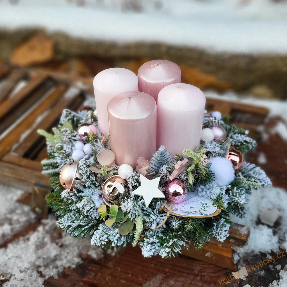 Adventní věnec / umělý / - Růžový