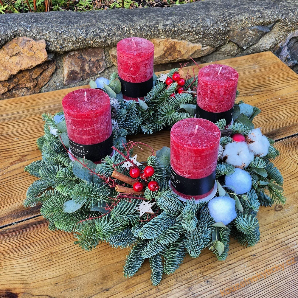 Adventní Chvojový Nobilis 40cm Rustical do ledové červené