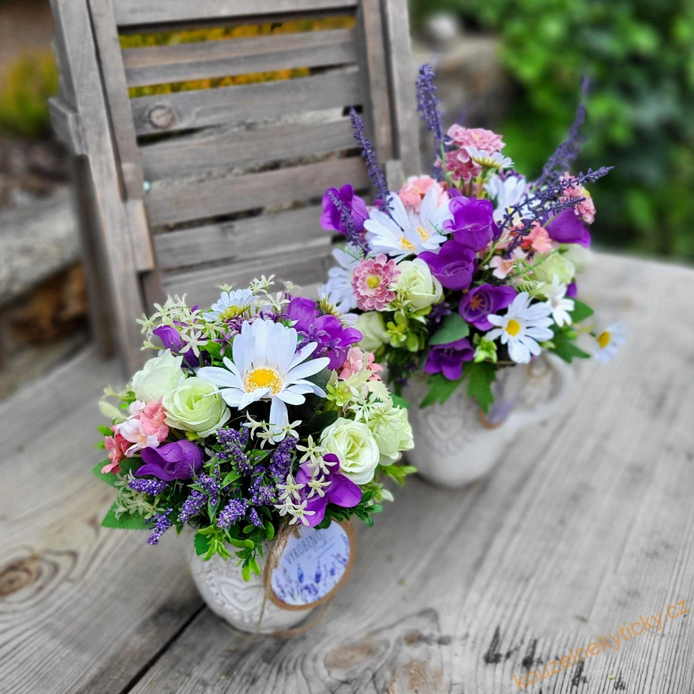 REZERVACE p. J.N.  Letní džbánek keramika -  Léto se zvonky 