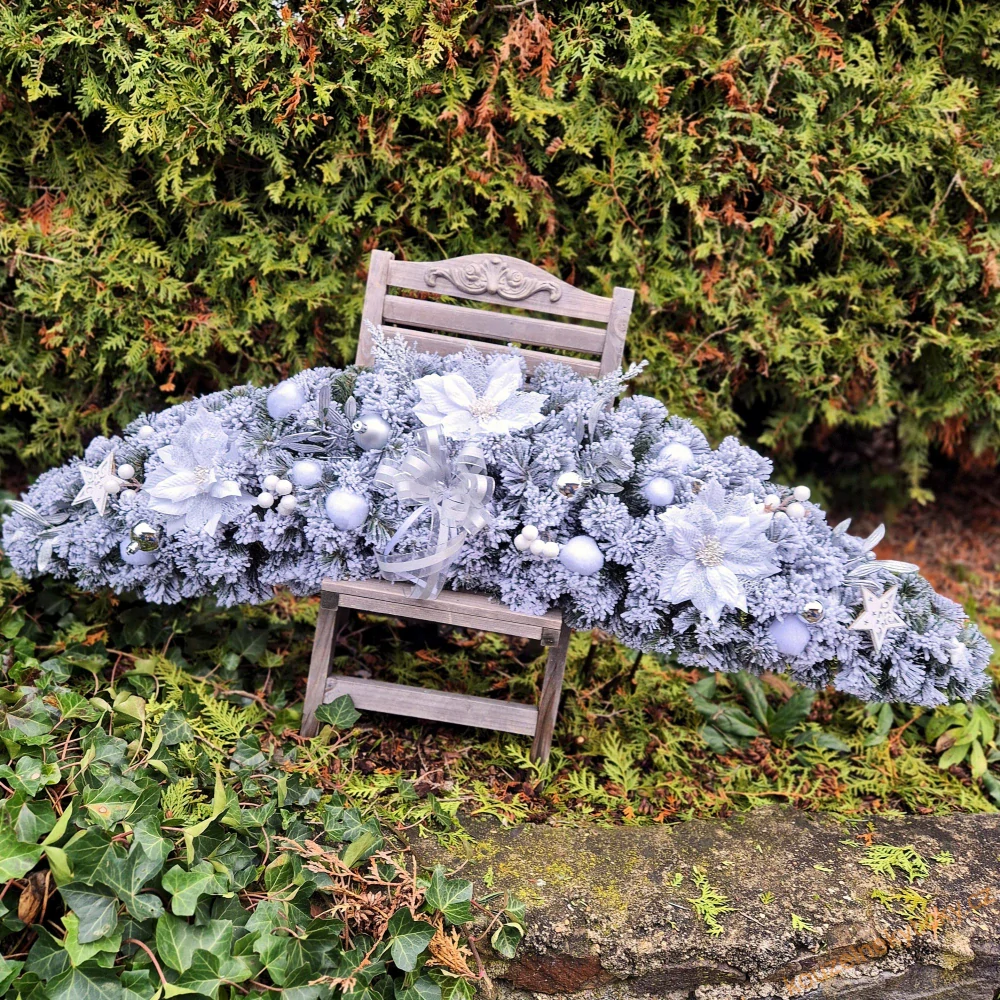 REZERVACE - živá girlanda s LED osvětlením 