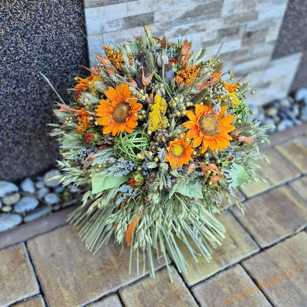 REZERVACE Sušinová Maxi kytice samostojící -slunečnice