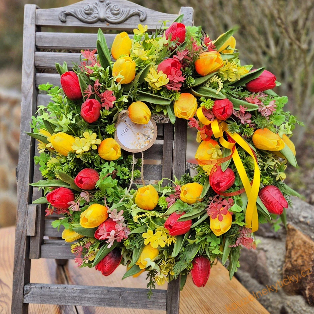 Jarní tulipánový věnec -  Zářivý žluto-červený II.