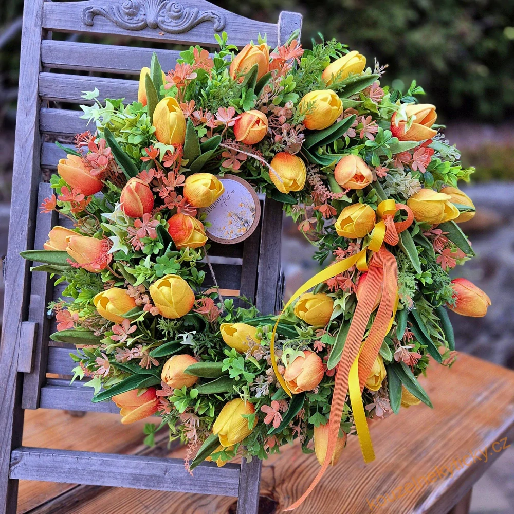 Jarní tulipánový věnec -  Oranžovo-žluté tóny 