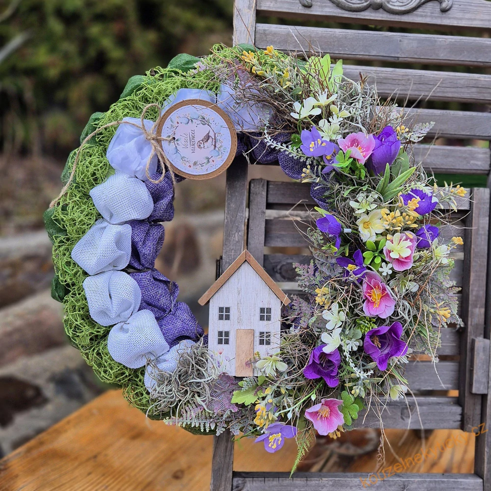  Jarní věnec jutový - Do fialkova s domečkem 