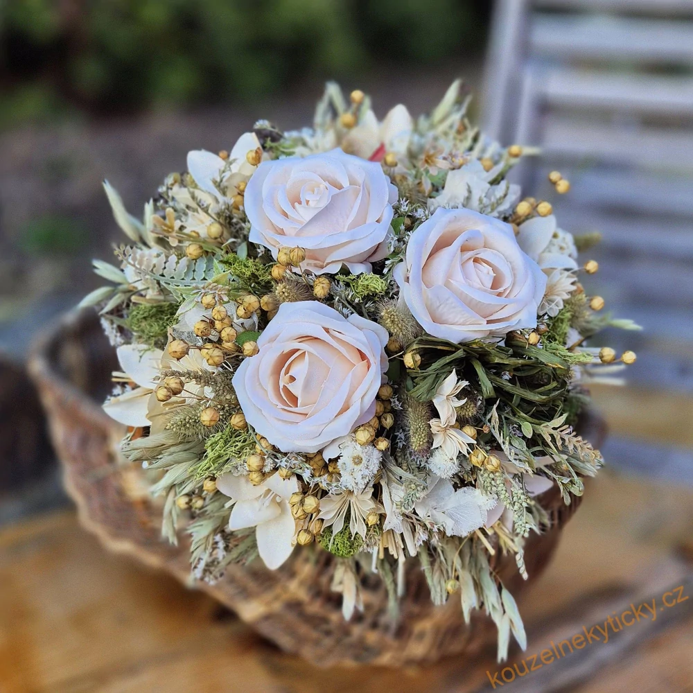 Sušinová kytice romantická - Cream dream 