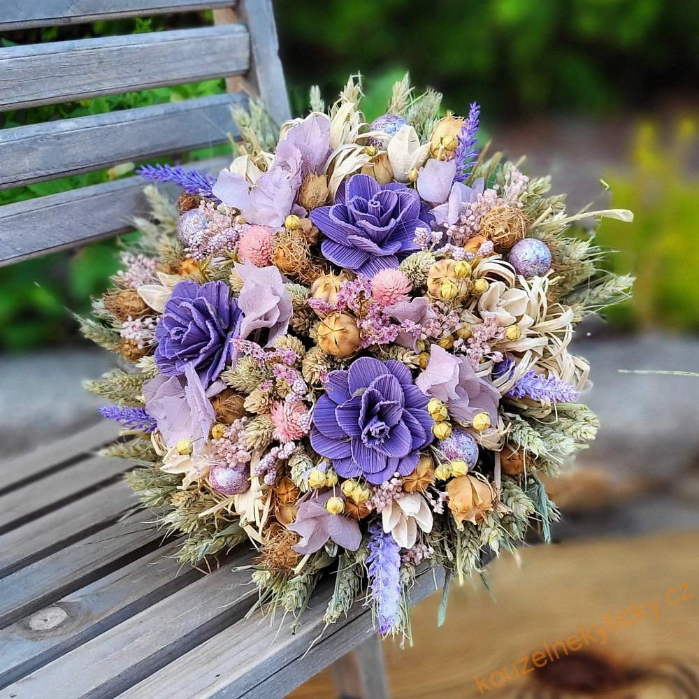 Celoroční kytice - Dřevěné fialové květy 