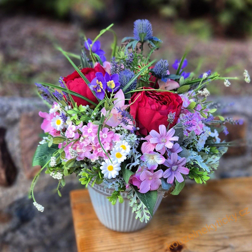 Dekorace letní  -  S pivoňkami a lučními kvítím 