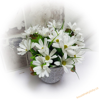 Látkové květiny - bílé margaretky 