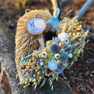 Slámové srdíčko - ocelově modrý , bílé růžičky 