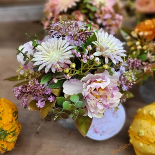 Květináčky - dekorace do fialkova