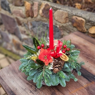 Vánoční živý svícen na věnečku -  červený s pomeranči 
