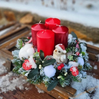 Adventní věnec  / umělý / -  Červený s ptáčkem 