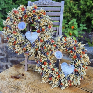 rezervace  Sušinový celoroční věnec  38cm -  S plechovým srdíčkem 