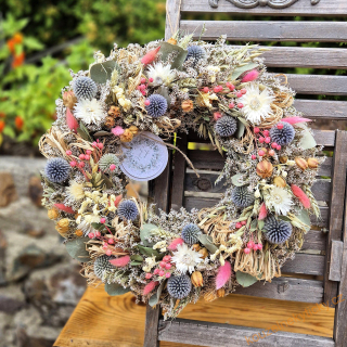 rezervace pro p. Martinu   Sušinový celoroční věnec  38cm -  Modro-růžový  II.