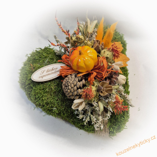 Smuteční mechové srdíčko velikost M -  s dýní 