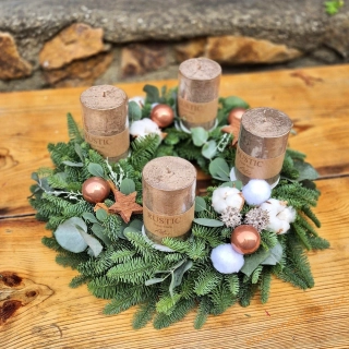 REZERVACE Adventní Chvojový Nobilis 40cm Rustical do ledové měděné II.