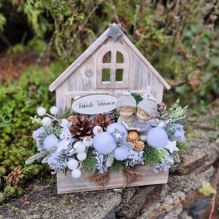 Vánoční dřevěný domeček velikost M - Čteme pohádky 