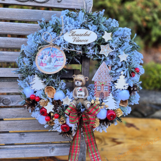 Umělý chvojový věnec   -  Medvídek s hračkou 