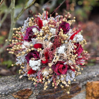 Sušinová kytice do vázy - Tmavo-červené růže 