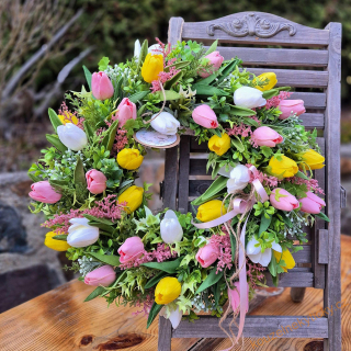 Jarní tulipánový věnec -  Pastelové tóny 