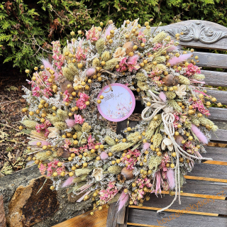 REZERVACE Věnec sušinový    -   jemný do růžova 